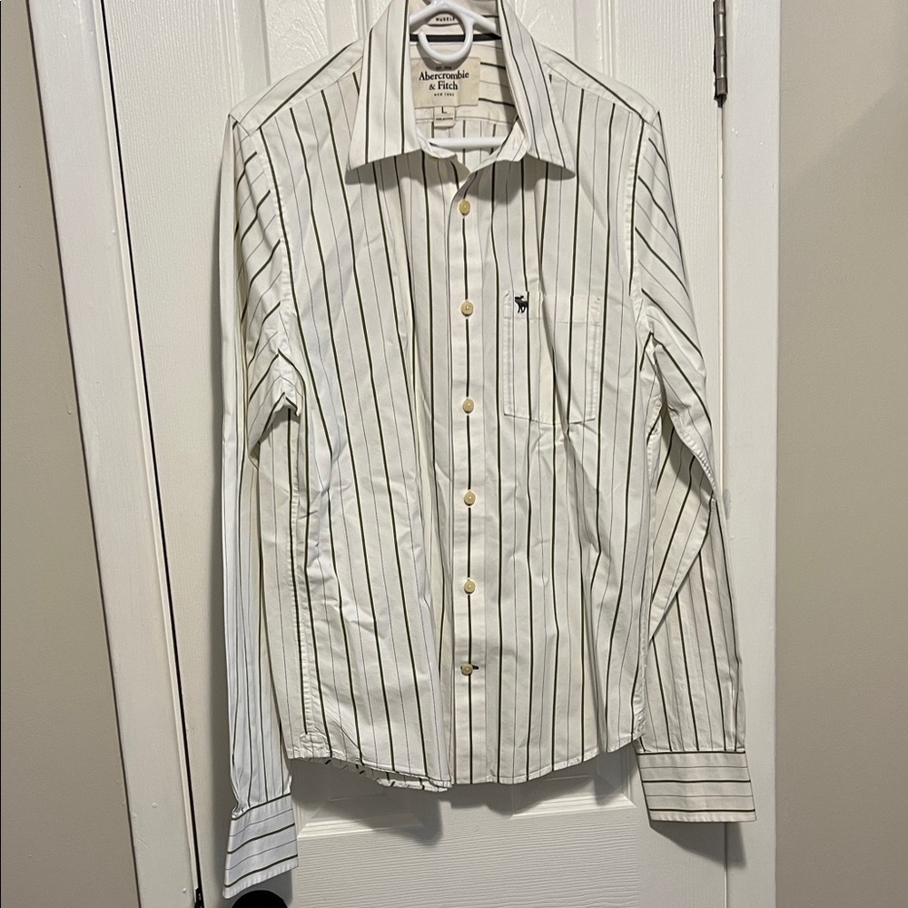 Abercrombie & Fitch Men's White and Green Striped Shirt